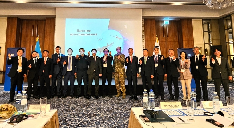 함께한 카자흐스탄 주요 획득 관계자 및 한국 방산업체 대표단. 사진=방진회 제공 