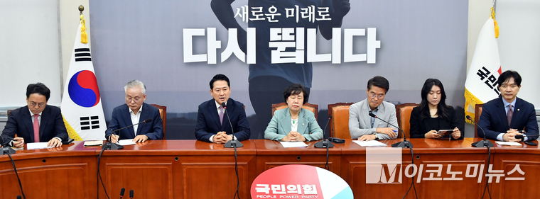 장동혁 국민의힘 대표가 2일 국회 본관에서 사법정의수호 및 독재저지 특별위원회 전체회의에서 발언하고 있다. 사진=최동환 기자