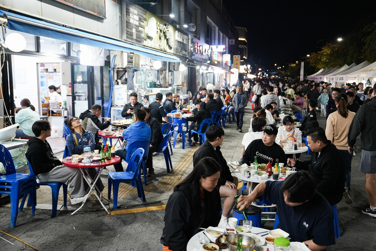 지난해 열린 '수원 통닭거리축제' 모습 (수원시 제공)