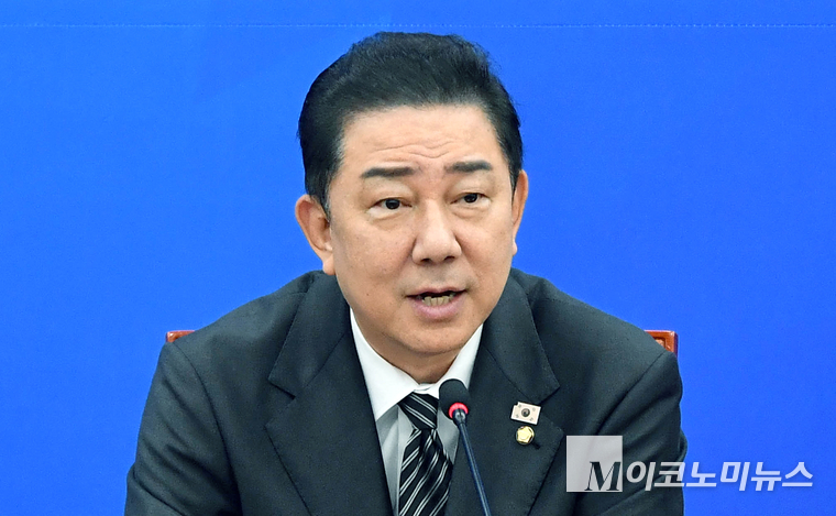 김병기 더불어민주당 원내대표가 18일 국회 본관에서 열린 정책조정회의에서 발언하고 있다. 사진=최동환 기자