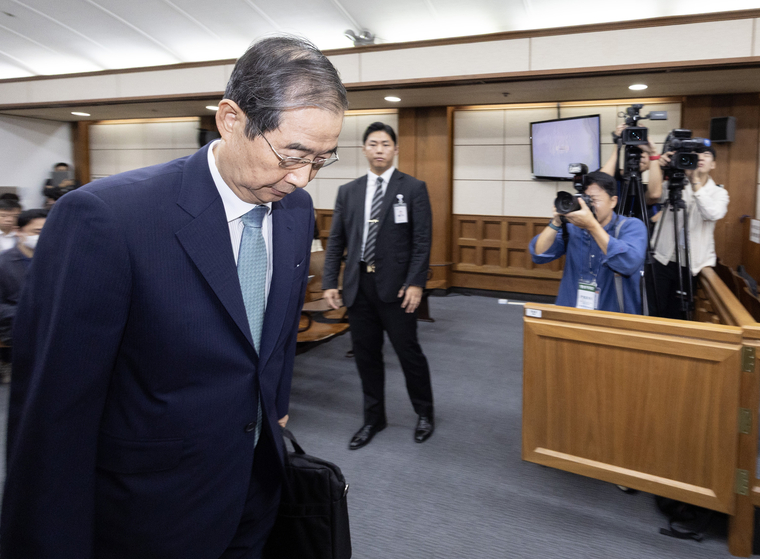 한덕수 전 국무총리가 지난 30일 서울 서초구 서울중앙지법에서 열린 내란 우두머리 방조 및 위증 등 혐의로 재판에 피고인으로 출석하고 있다. 사진=연합뉴스