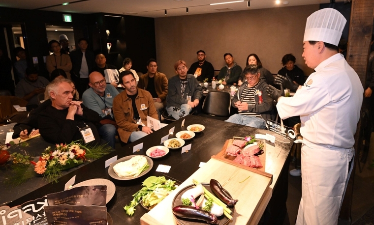 농림축산식품부(와 한식진흥원은 지난 10월 27일부터 28일까지 서울 일대에서 열린 ‘2025 한식 컨퍼런스 워크숍’을 성황리에 마무리했다고 밝혔다. .사진=한식진흥원 