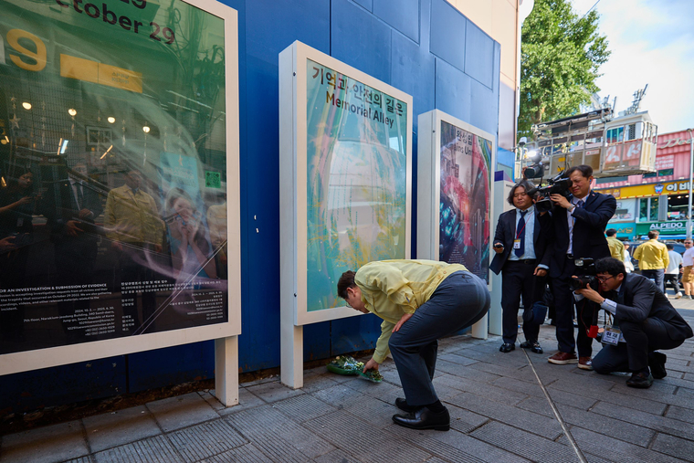 이재명 대통령이 지난 6월 13일 이태원 참사 현장을 찾았다. 사진=대통령실