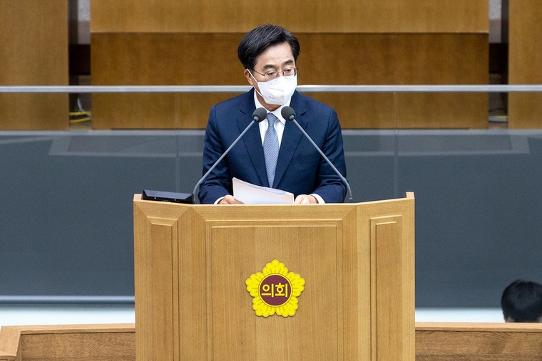 ▲경기도의회에서 발언하는 김동연 경기지사 <사진제공-경기도>