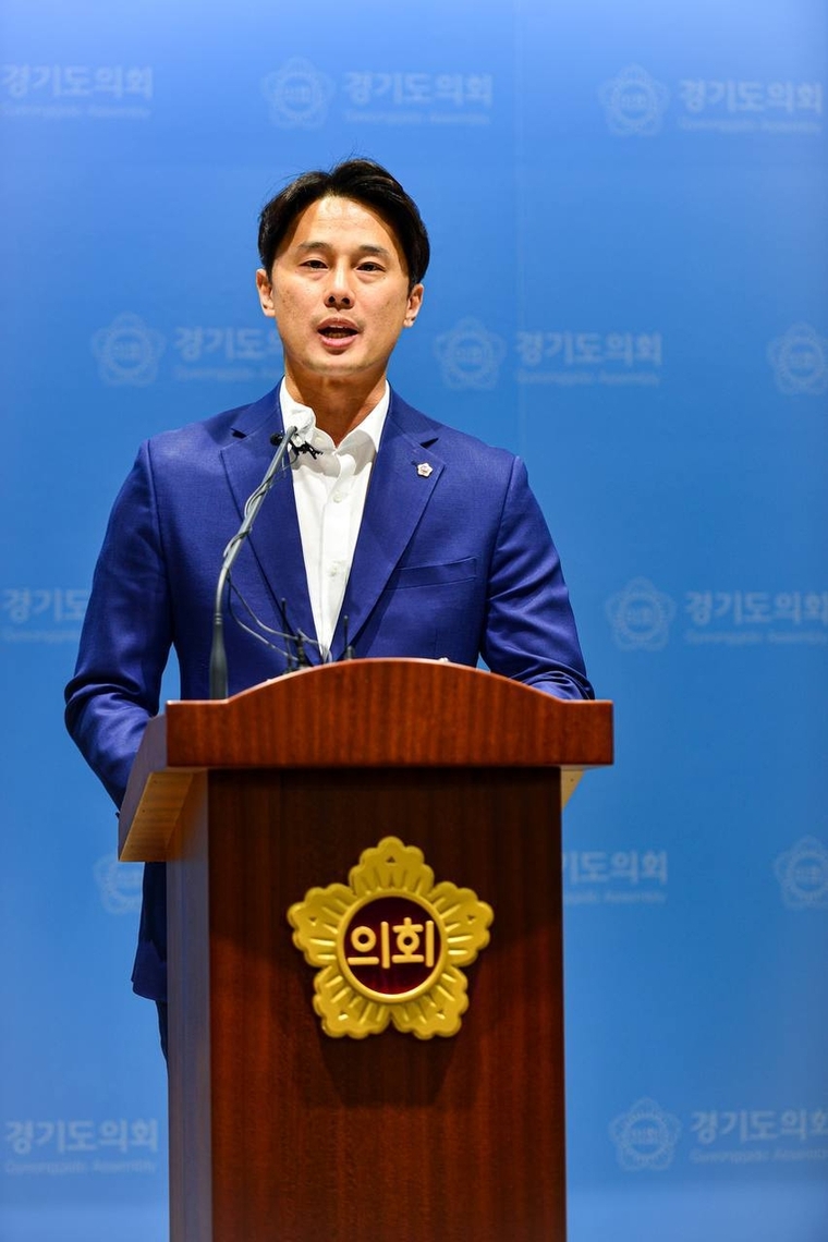 지난 25일 기자회견을 하고 있는 황대호 도의원 <황 의원 제공>