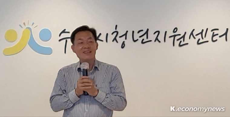 이재준 시장은 인사말을 통해 “여러분은 참 부지런한 사람들”이라며 “보조금이 꿈을 찾고 도전하는데 도움이 되길 바란다”고 격려했다 <강소하 기자>