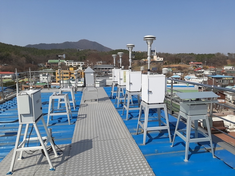 대기시료를 채취하는 샘플러 <경기도청 제공>