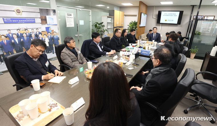 경기도의회 문화체육관광위원회 이영봉 위원장은 11일 시·군 장애인체육회 사무국장협의회와 정담회를 가졌다 <경기도의회 제공>