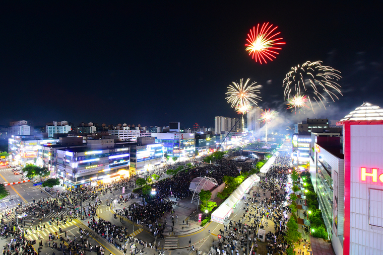 지난해 열렸던 '안산국제거리극축제' 모습 <안산시 제공>