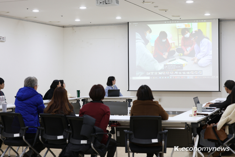 수원문화재단이 지역문화 전문인력 발굴 및 문화자원 경쟁력 강화를 위한 교육 및 지원사업 참여자를 모집한다 <수원문화재단 제공>