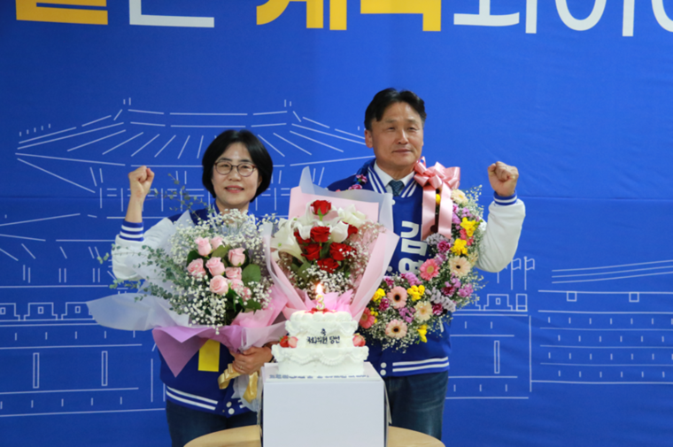 더불어민주당 김영진 수원병 당선자(오른쪽) <김영진 당선자측 제공>