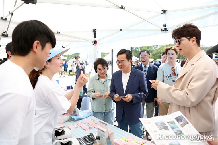 ‘2024 경기도 펫스타(PETSTA)’ 및 ‘경기도 반려동물의 날’ 선포식이 지난 4일 ‘반려마루 화성’에서 개최됐다 <경기도청 제공>