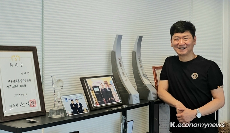 탁구와 ‘찐한’ 사랑에 빠져 대학 지정 기부에까지 나선 (주)에버트리 이재경 대표는 경기도탁구협회 부회장으로도 활동 중이다 <강소하 기자>