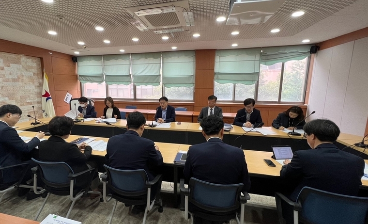 경기도교육청은 21일 재정집행점검단 회외를 개최, 올 상반기 재정 신속집행을 위한 목표 달성 방안을 점검하고, 2분기 소비·투자 분야 집행을 최대화하는 방안을 논의했다. 사진=경기도교육청 제공