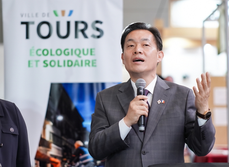 이재준 수원특례시장은 인사말을 통해 “뚜르시와 수원시가 프랑스와 한국의 형제적 우애를 잘 이어 나가자”고 말했다. 사진=수원시 제공