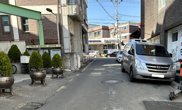 수원시상수도사업소가 사업비 8억1천만 원을 투입, 오는 9월까지 매탄동 일원의 상수도관 관경 확대 공사를 시행한다. 사진 제공=수원특례시 