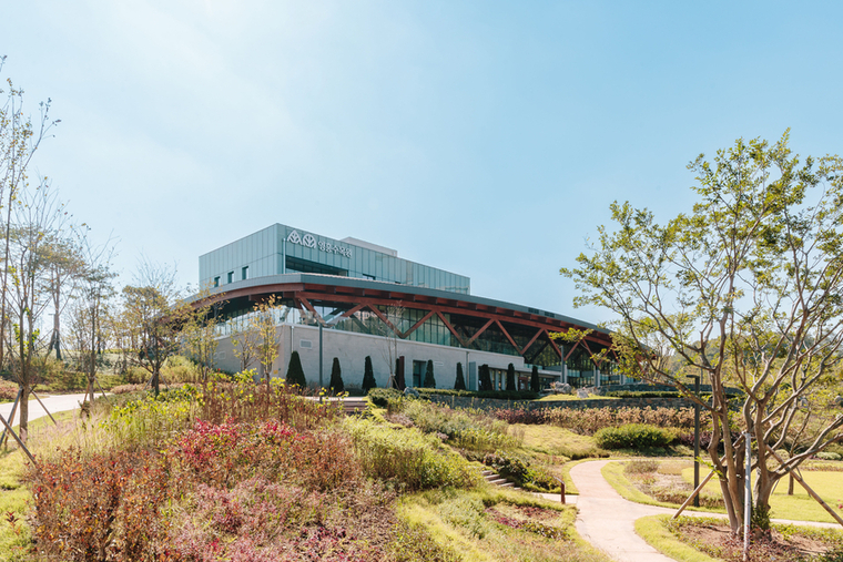 14만6천여㎡ 규모의 '영흥수목원' 전경 <수원시 제공> 