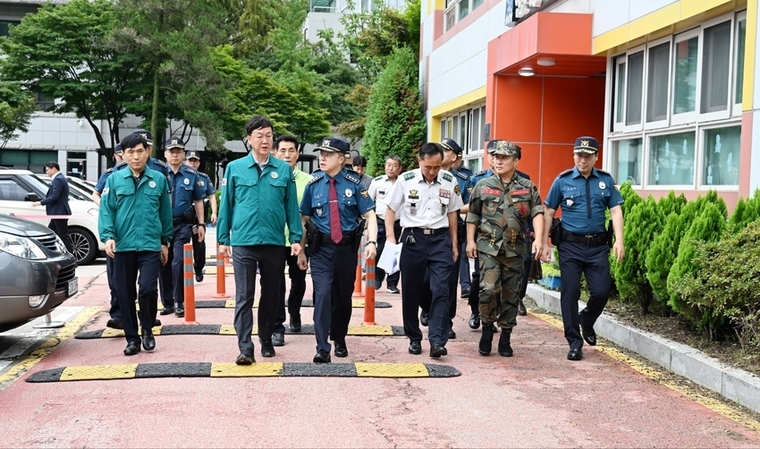 경기남부청은 추석 전까지 1개월 간 시범운영을 거친 뒤 성과를 분석, 협력치안 플랫폼 표준화 모델을 정립한다는 계획이다. <안산시청 제공>