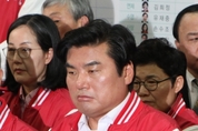 침울한 표정의 새누리당 원유철 원내대표