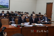 가습기살균제, 환경부 방어적 입장 고수…