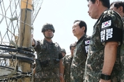 정세균 국회의장, 강원도 철원 6사단 청성부대에 500여권 도서 기증