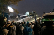 경찰 故백남기 씨 부검영장 강제집행 시도, 여야도 충돌