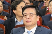 새누리당 새 원내대표에 정우택, "개헌정국 이끌어 진보좌파 정권 막겠다"