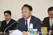 유일호 “1월 수출 3개월 연속 증가…수출 증가세 전환 총력”