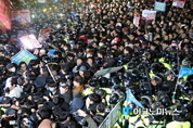 朴 대통령 탄핵심판 선고 임박, 경찰 ‘서울 갑호 비상’ 발령