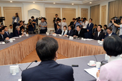 고위 당정청 회의, “살충제 계란, 기준치 이하도 회수·폐지 원칙”