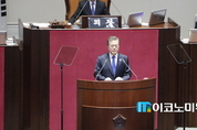[갤럽] 6개월 시점 대통령 직무수행 평가 “잘하고 있다” 73 … 역대 2위