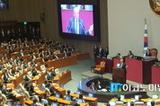 [M현장] 트럼프, "북한은 우리를 과소평가하지 말고, 시험하지 말라"