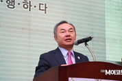최욱철 전 의원 출판기념회, ‘인산인해’ … 9년만 인사에 지지자들 화답