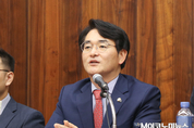 박용진 “사면 받아도 공무원 퇴직급여 감액” 개정안 발의