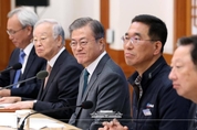[한국갤럽] 문 대통령 국정 지지율 하락세 멈추고 반등…53