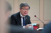이재갑 장관 "유성기업 폭행 사태 유감…새 노사관계 시작 계기 돼야"