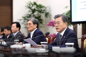 문 대통령, '5·18 망언'에 "민주화 역사와 헌법정신 부정하는 것"