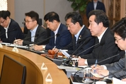 이낙연 총리 "北 어선 제지 없이 입항, 국민께 깊이 사과"