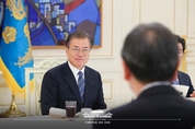 문 대통령 "김대중 전 대통령, 영원히 인동초이며 행동하는 양심"
