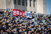 민주, 이재명 테러, 한 점 의혹없이 모두 공개하라