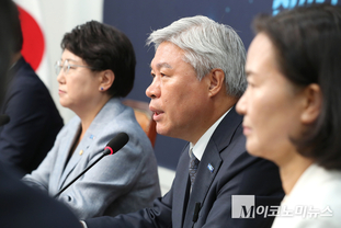 「M포토」 혁신당 최고위에서 발언하는 서왕진