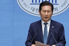[속보]정청래, 당대표 출마···“이재명 정부 성공에 신명 바치겠다”