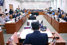 법사위, 상법 개정안 4건 소위 회부...이춘석 위원장 “결론 맺어달라”