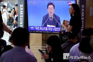 「M포토」 李대통령, 취임 30日 “다시 성장·도약하는 나라로”