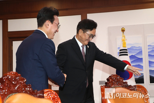 「M포토」 김민석, 우원식 국회의장 예방