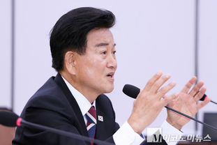 「M포토」 정동영 “아내가 소유한 태양광 발전 시설, 생존·생계형”