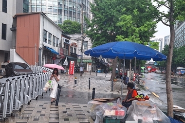 수도권 약한 비...내일 낮 기온 다시 올라 무더위