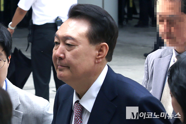 "계엄 명분 위해 전시 상황 조작"…윤석열 30년·김용현 25년 구형