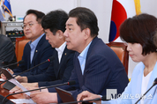 「M포토」 정책조정회의서 발언하는 김병기 원내대표