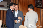 「M포토」 국회 본회의에 참석한 송언석